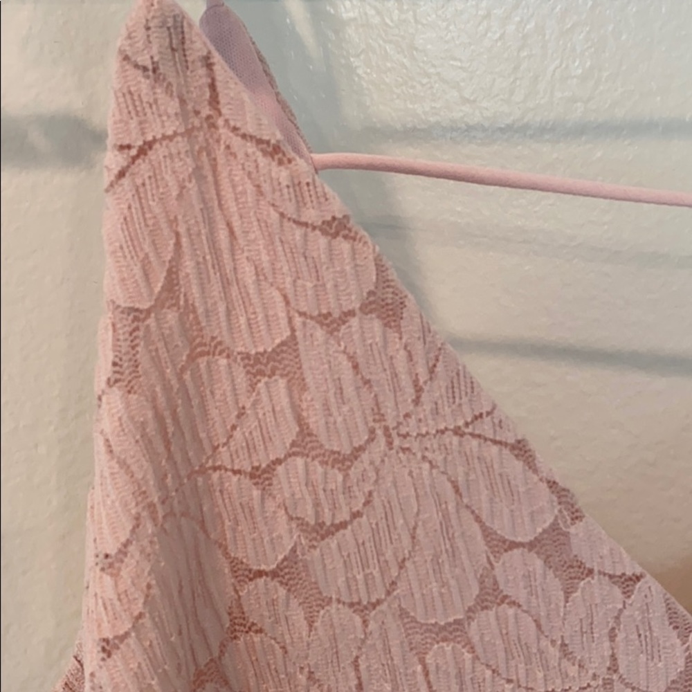 J.O. A. PINK LACE TANK. - Picture 2 of 3